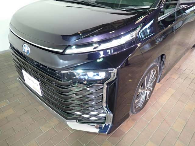 トヨタ ヴォクシー １．８ ハイブリッド Ｓ－Ｚ R4年 (近畿) 99