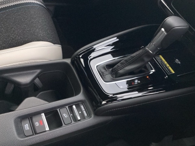 ホンダ ヴェゼル １．５ Ｅ：ＨＥＶ Ｚ プレイパッケージ ４ＷＤ R8年 (近畿) 99