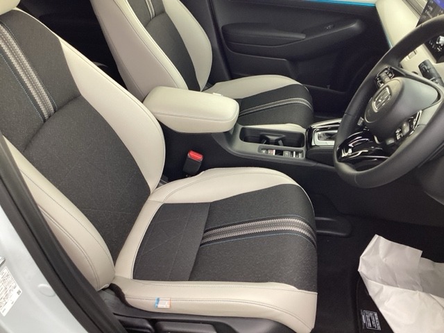 ホンダ ヴェゼル １．５ Ｅ：ＨＥＶ Ｚ プレイパッケージ ４ＷＤ R8年 (近畿) 99