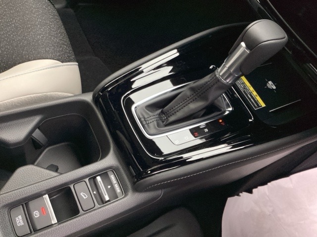 ホンダ ヴェゼル １．５ Ｅ：ＨＥＶ Ｚ プレイパッケージ ４ＷＤ R8年 (近畿) 99