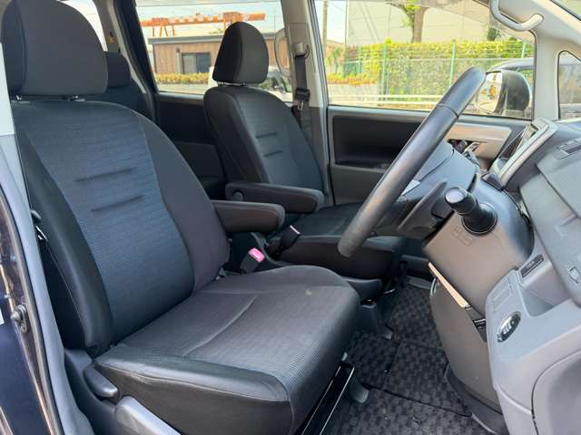 トヨタ ヴォクシー ２．０ ＺＳ 煌ＩＩ H21年 (関東) 99