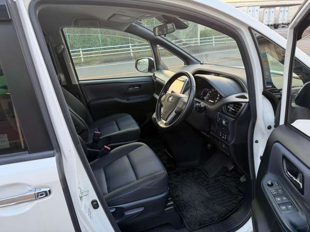 トヨタ ヴォクシー ２．０ ＺＳ 煌 H28年 (関東) 99