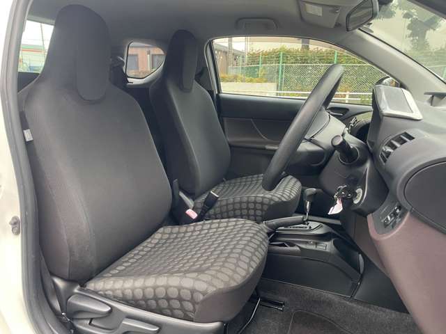 トヨタ ｉＱ １．０ １００Ｘ H22年 (関東) 99