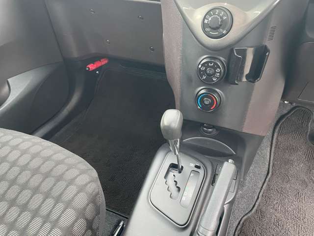 トヨタ ｉＱ １．０ １００Ｘ H22年 (関東) 99
