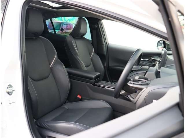 トヨタ プリウス ２．０ Ｚ R5年 (関東) 99