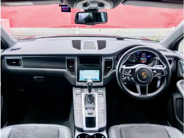 ポルシェ マカン ＰＤＫ ４ＷＤ H27年 (関東) 99
