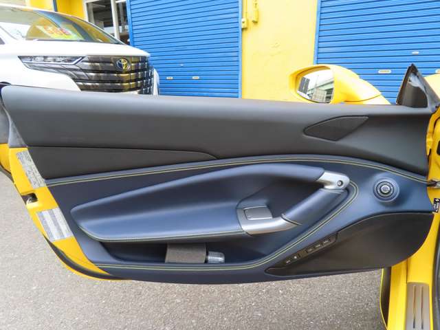 フェラーリ Ｆ８　スパイダー Ｆ１　ＤＣＴ R3年 (東海) 99