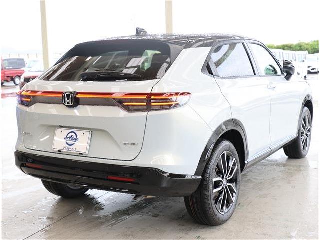 ホンダ ヴェゼル １．５ Ｅ：ＨＥＶ Ｚ プレイパッケージ R8年 (東海) 99