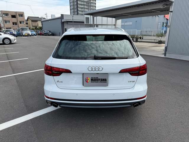 アウディ Ａ４　アバント ２．０ ＴＦＳＩ Ｓラインパッケージ H28年 (東海) 99
