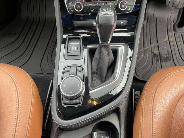 ＢＭＷ ２シリーズグランツアラー ２１８Ｄ ラグジュアリー ディーゼルターボ H27年 (東海) 99