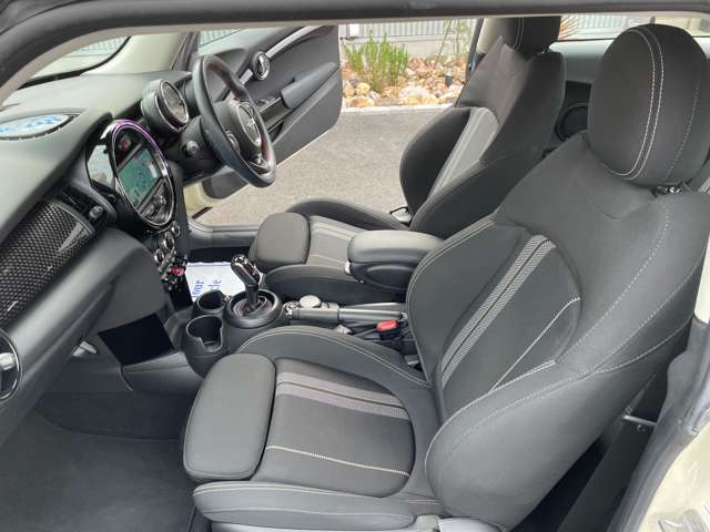ミニ ミニ クーパーＳ ３ドア ＤＣＴ R1年 (東海) 99