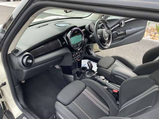 ミニ ミニ クーパーＳ ３ドア ＤＣＴ R1年 (東海) 99