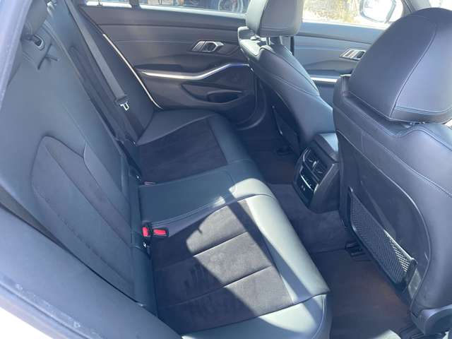 ＢＭＷ ３シリーズ ３２０Ｄ Ｘドライブ Ｍスポーツ ディーゼルターボ ４ＷＤ R3年 (東海) 99