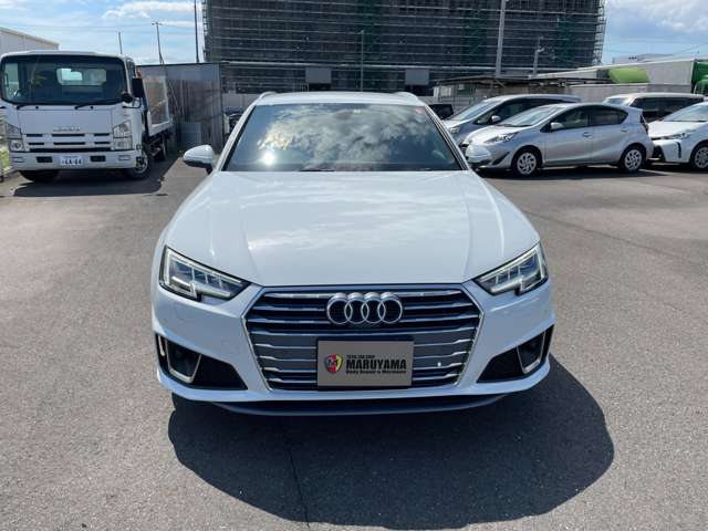 アウディ Ａ４　アバント ４０ ＴＦＳＩ スポーツ Ｓラインパッケージ R1年 (東海) 99