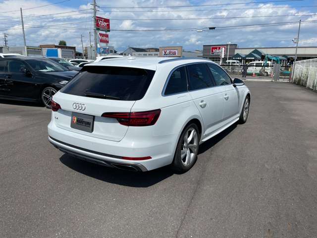 アウディ Ａ４　アバント ４０ ＴＦＳＩ スポーツ Ｓラインパッケージ R1年 (東海) 99