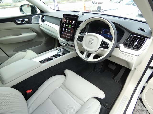 ボルボ ＸＣ６０ ウルトラ Ｔ６ ＡＷＤ プラグイン ハイブリッド ４ＷＤ R7年 (東海) 99