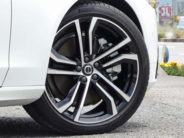 ボルボ Ｓ９０ リチャージ アルティメット Ｔ８ ＡＷＤ プラグイン ハイブリッド ４ＷＤ R6年 (東海) 99