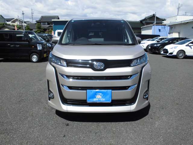 トヨタ ノア ２．０ Ｇ ４ＷＤ R5年 (東海) 99