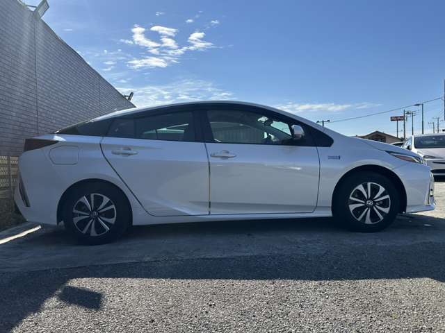 トヨタ プリウスＰＨＶ １．８ Ｓ セーフティパッケージ R4年 (関東) 99