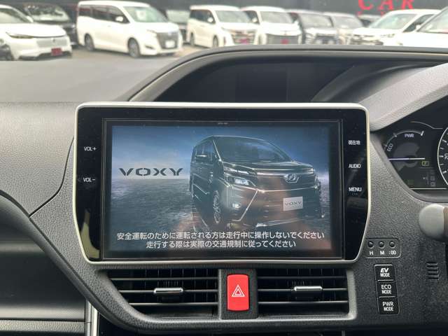 トヨタ ヴォクシー １．８ ハイブリッド ＺＳ 煌 H29年 (関東) 99