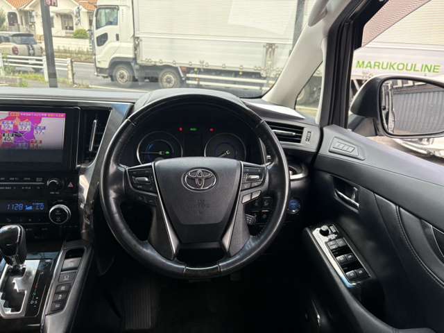 トヨタ アルファード　ハイブリッド ハイブリッド ２．５ ＳＲ Ｃパッケージ Ｅ－ＦＯＵＲ ４ＷＤ H29年 (関東) 99