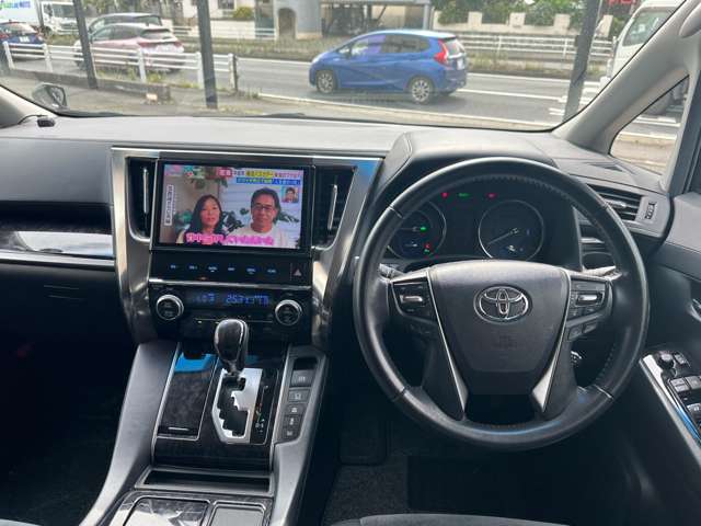 トヨタ ヴェルファイア　ハイブリッド ハイブリッド ２．５ Ｚ Ｅ－ＦＯＵＲ ４ＷＤ R1年 (関東) 99