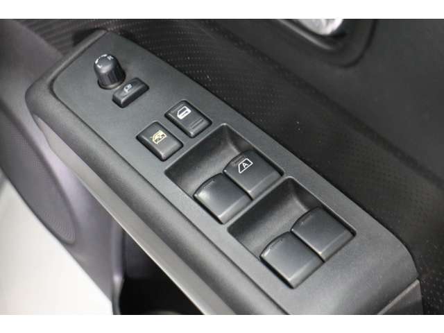 日産 エクストレイル ２．０ ２０ＸＴ ４ＷＤ H24年 (関東) 99