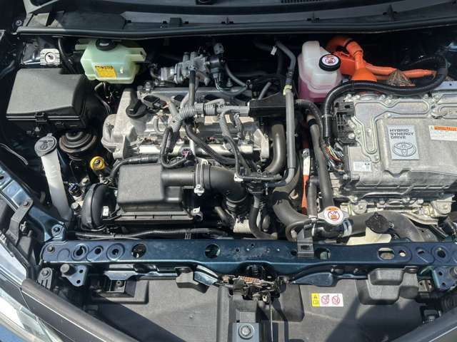 トヨタ カローラフィールダー　ハイブリッド １．５ ハイブリッド Ｇ Ｗ×Ｂ H30年 (関東) 99