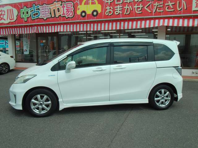 ホンダ フリード　ハイブリッド １．５ ジャストセレクション H26年 (中国) 99