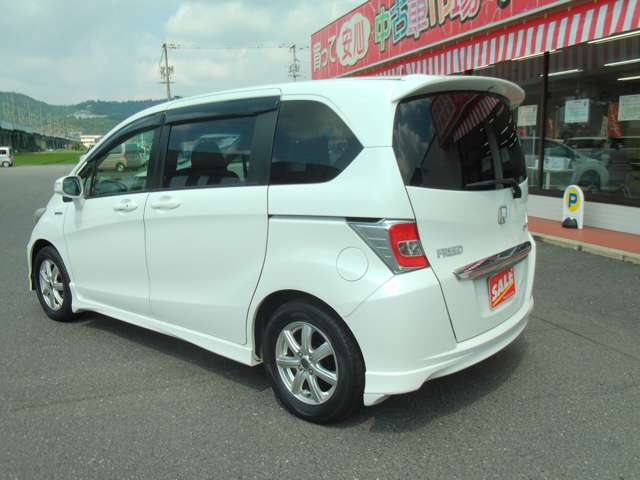 ホンダ フリード　ハイブリッド １．５ ジャストセレクション H26年 (中国) 99