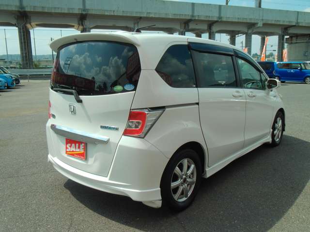 ホンダ フリード　ハイブリッド １．５ ジャストセレクション H26年 (中国) 99