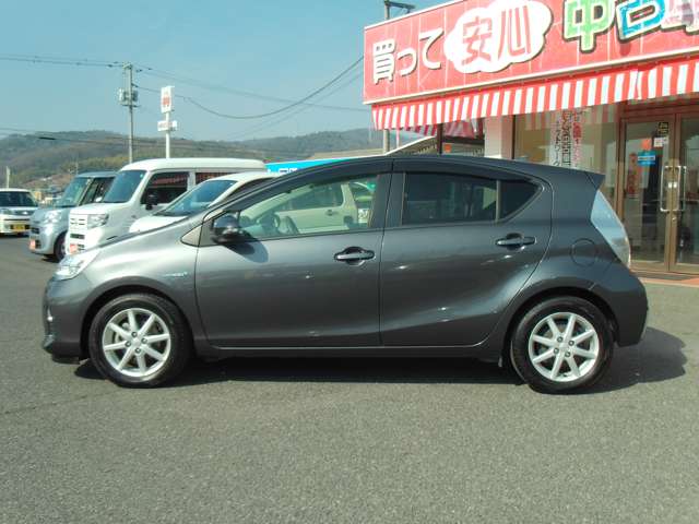トヨタ アクア １．５ Ｓ H25年 (中国) 99