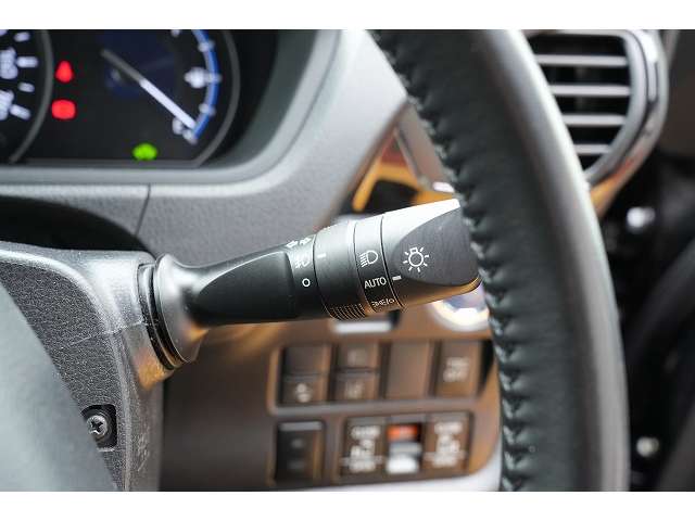 トヨタ ノア １．８ ハイブリッド ＳＩ ＷＸＢＩＩ R2年 (関東) 99