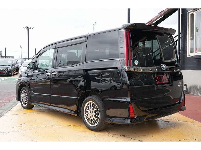 トヨタ ノア １．８ ハイブリッド ＳＩ ＷＸＢＩＩ R2年 (関東) 99
