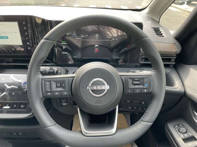 日産 セレナ １．４ Ｅ－ＰＯＷＥＲ ハイウェイスターＶ ＮＩＳＳＡＮＣＯＮＮＥＣＴインフォテインメントシステム装着車 R8年 (関東) 99
