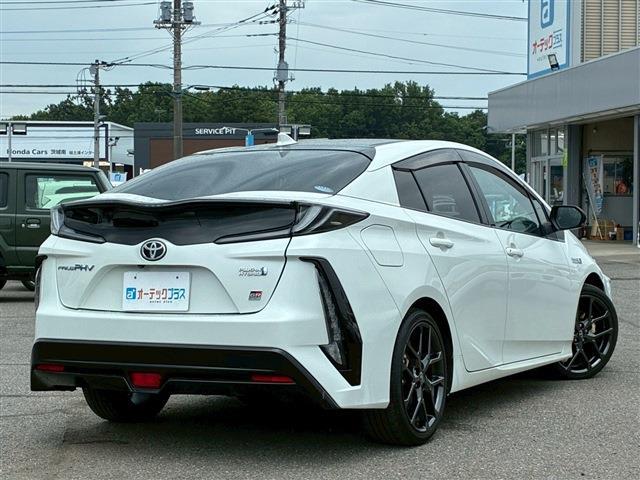 トヨタ プリウスＰＨＶ １．８ Ｓ ナビパッケージ ＧＲ スポーツ H30年 (関東) 99