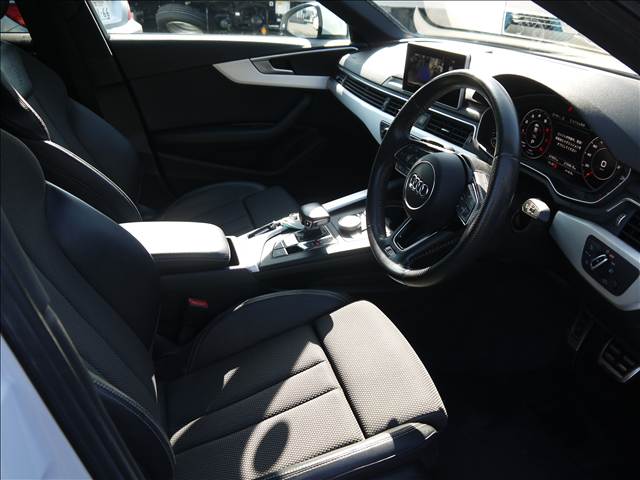 アウディ Ａ４ ２．０ ＴＦＳＩ Ｓラインパッケージ H28年 (九州・沖縄) 99