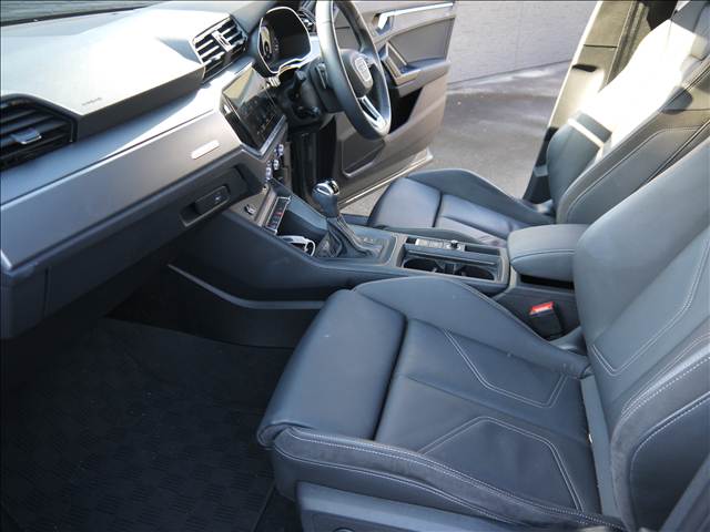 アウディ Ｑ３　スポーツバック ３５ ＴＤＩ クワトロ Ｓライン ディーゼルターボ ４ＷＤ R3年 (九州・沖縄) 99