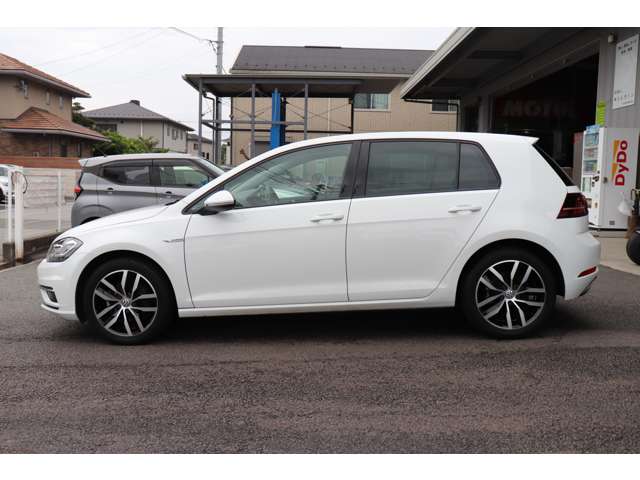 フォルクスワーゲン ゴルフ ＴＳＩ　ハイライン　テックエディション R1年 (甲信越・北陸) 99