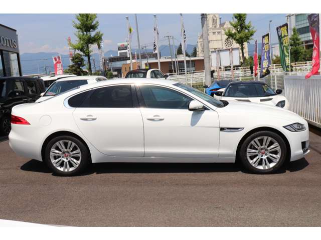 ジャガー ＸＦ ピュア ２．０Ｌ Ｐ２００ R2年 (甲信越・北陸) 99