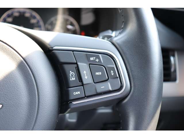 ジャガー ＸＦ ピュア ２．０Ｌ Ｐ２００ R2年 (甲信越・北陸) 99