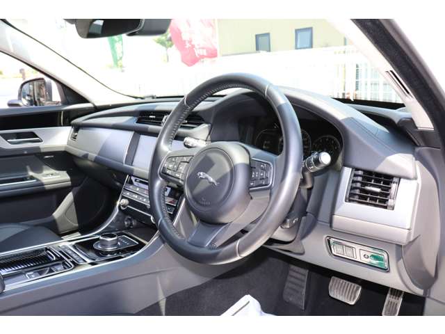 ジャガー ＸＦ ピュア ２．０Ｌ Ｐ２００ R2年 (甲信越・北陸) 99