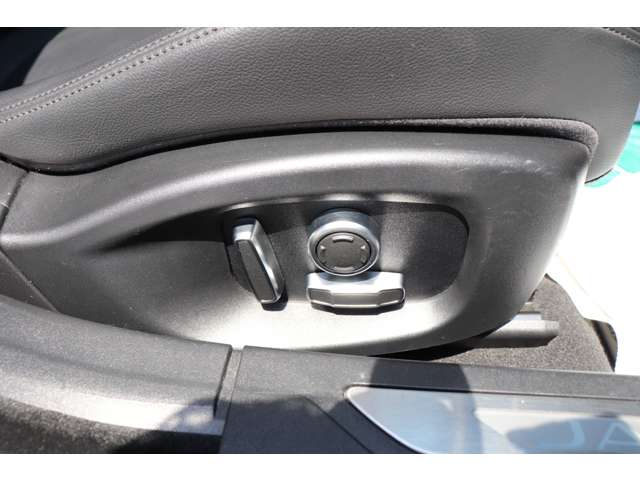 ジャガー ＸＦ ピュア ２．０Ｌ Ｐ２００ R2年 (甲信越・北陸) 99