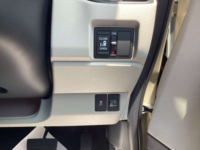 ホンダ Ｎ　ＢＯＸ ６６０ ファッションスタイル ２トーン R8年 (近畿) 99