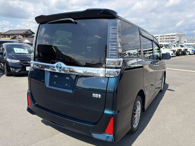 トヨタ ヴォクシー １．８ ハイブリッド ＺＳ 煌ＩＩＩ R3年 (東海) 99
