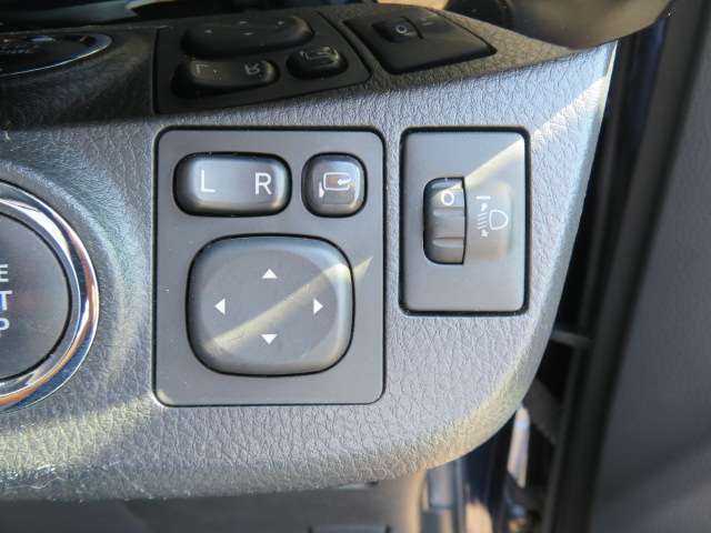 トヨタ ヴィッツ １．０ Ｆ セーフティ エディションＩＩ H30年 (甲信越・北陸) 99