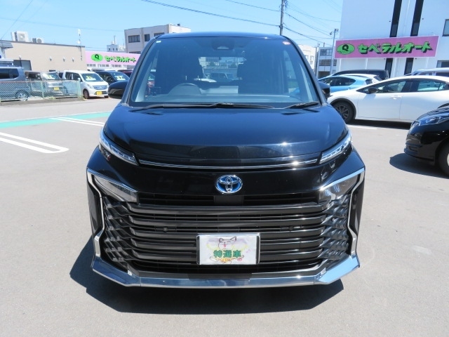 トヨタ ヴォクシー １．８ ハイブリッド Ｓ－Ｚ R4年 (甲信越・北陸) 99