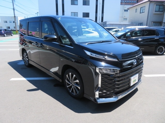 トヨタ ヴォクシー １．８ ハイブリッド Ｓ－Ｚ R4年 (甲信越・北陸) 99