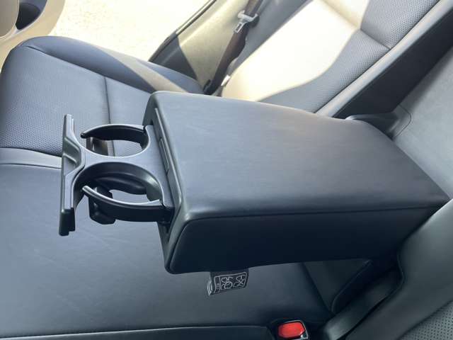 トヨタ ハリアー ２．０ プログレス メタル アンド レザーパッケージ H30年 (九州・沖縄) 99