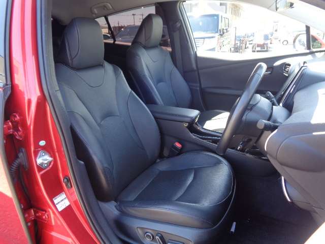 トヨタ プリウスＰＨＶ １．８ Ａ レザーパッケージ H29年 (九州・沖縄) 99